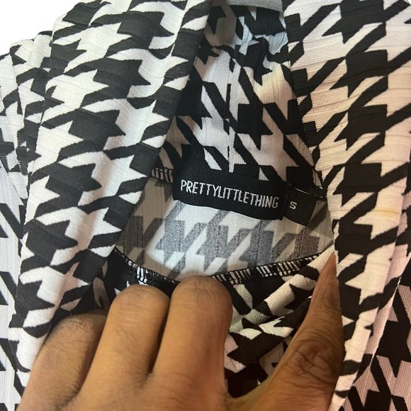 PrettyLittle Thing Houndstooth Long Sleeve Shirt Mock Neck Black White Small - Picture 4 of 7